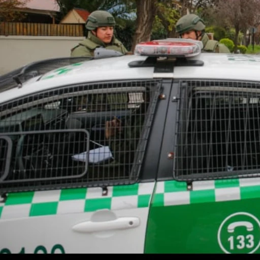 Providencia: Mujer conducía en estado de ebriedad y chocó una patrulla de Carabineros